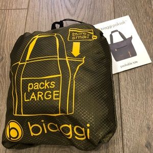 NWT Biaggi Paksak packable tote